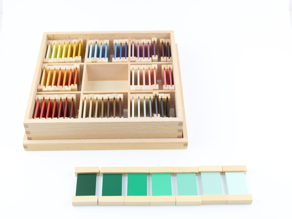 Caja de color III con 63 tablas de colores de madera - Montessori