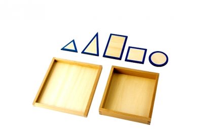 Bases geométricas de sólidos con caja-vista superior-material montessori