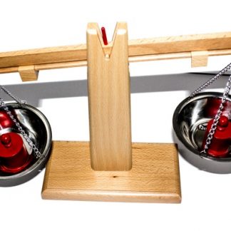Balanza de madera fácil de utilizar, incluye 3 pesos rojos y tres azules de diferentes tamaños