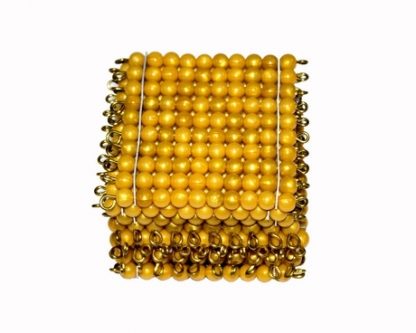Cuadrados perlas doradas-Material Montessori-vista frontal