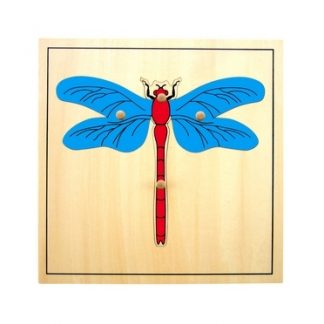 Consta de un puzzle de madera que le enseña al niño, las diferentes partes de la libélula.vista superior, foto redes sociales, mmm327